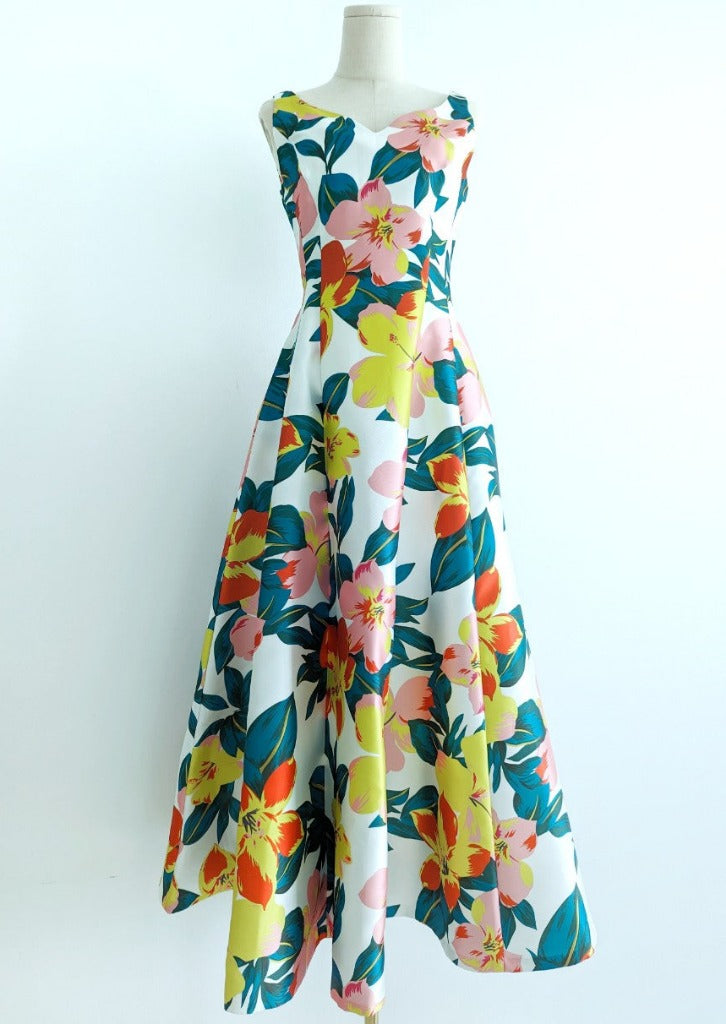 Am:EL Dancing with Flowers Maxi Dress