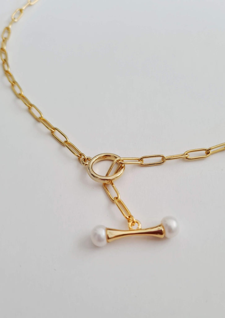 Pearl Interlock Necklace by Am:EL